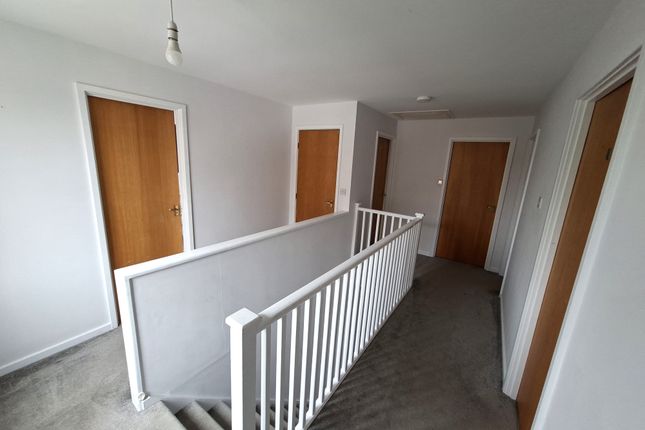 2 , Harcourt Drive, Kingston upon Hull photo 5