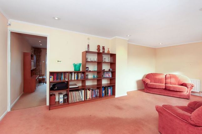 22, Hillside, Leighton Buzzard photo 2