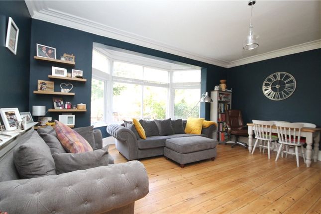 Flat 1, 32, Mitcham Park, Mitcham photo 2