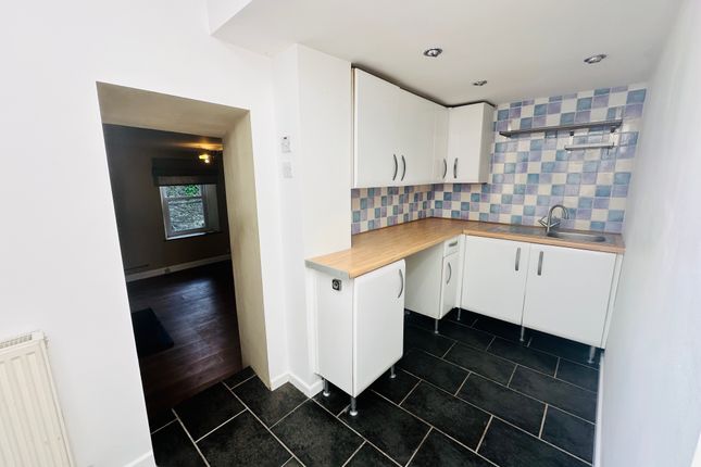 2, Greyhound Lane, Llantrisant photo 5