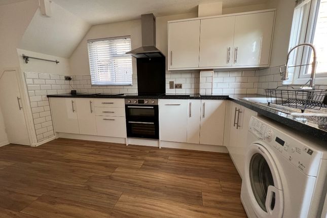 56, Barlows Reach, Chelmsford, Essex photo 3
