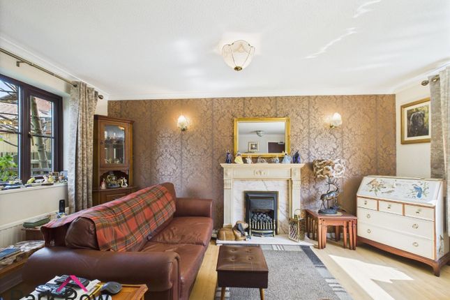 33, Pasture Way, Leeds photo 2