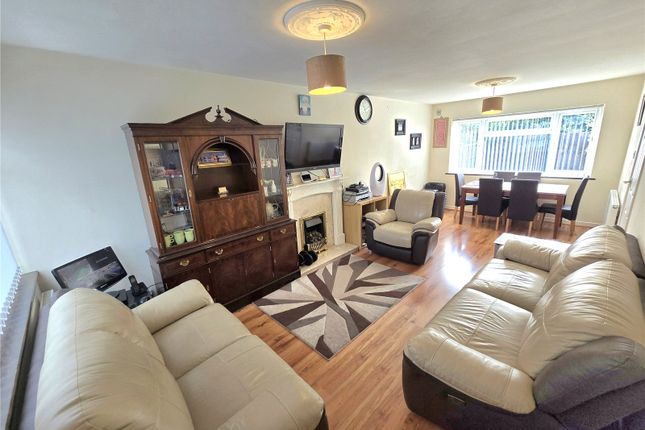 17, Dersingham Drive, Coventry photo 2
