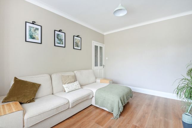 320, Warminster Road, Sheffield photo 4