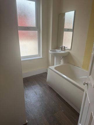 3, Clark Mount, Leeds photo 5