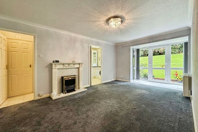 85, Daisyfield Court, Bury photo 3