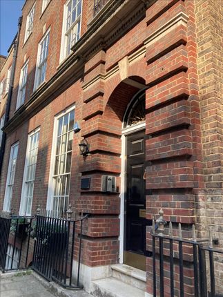 Office to let in 2 Catherine Place, London