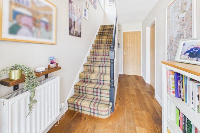 58, Barnes Avenue, Dronfield photo 2