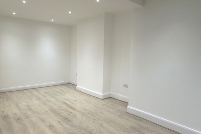 57 Maybank Avenue, Wembley photo 3
