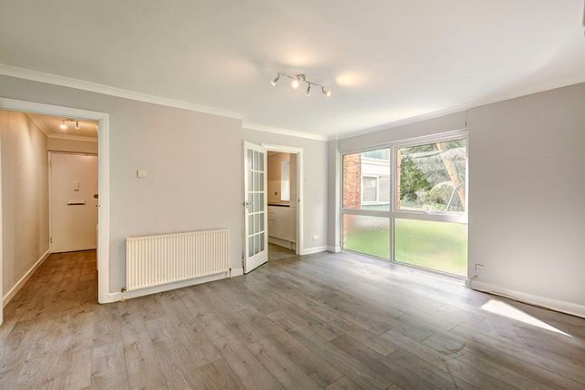24 , Avalon Close, Enfield photo 4
