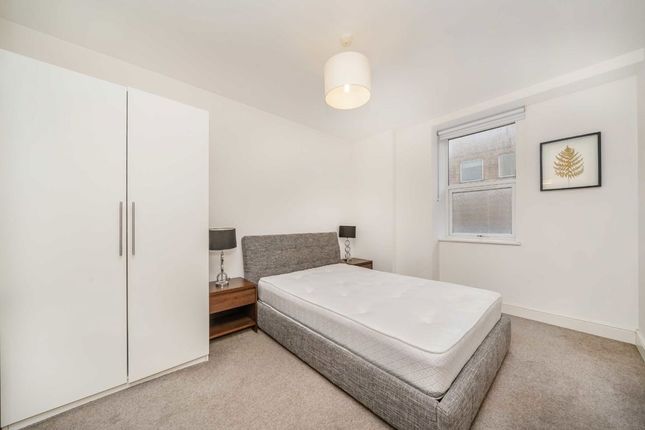 Flat 1, 21, Warple Way, London photo 4