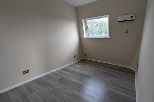 Peregrine House, Ware photo 4