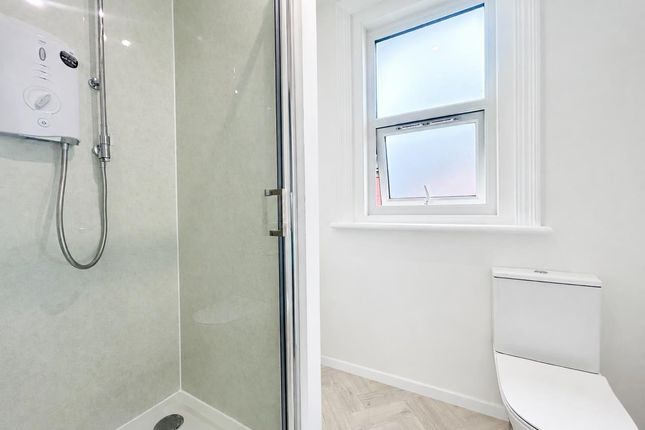 Flat 3, 7, Byron Road, WORTHING photo 4