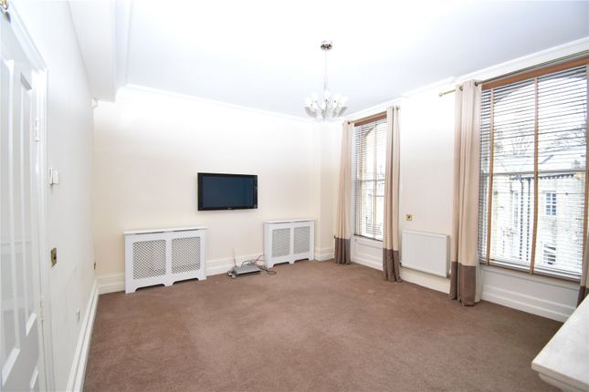 Flat 9, Huddersfield photo 4