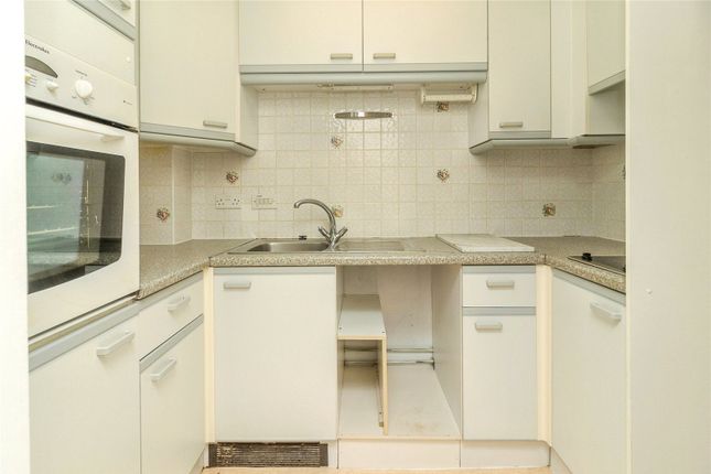 39, Laburnum Court (Leighton Buzzard), Leighton Buzzard photo 3