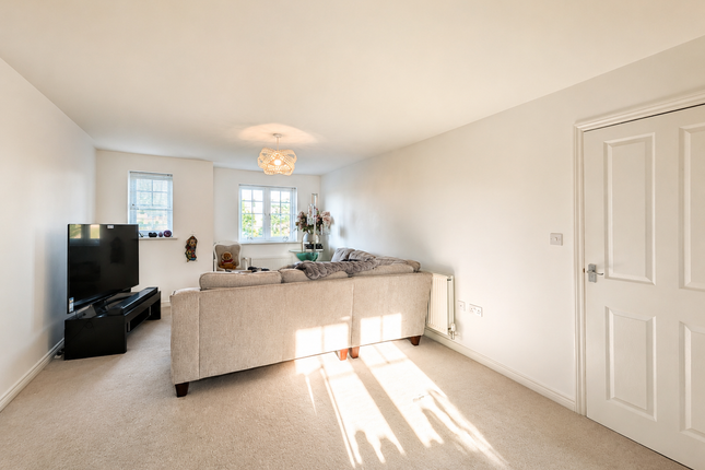 14, Aylesbury photo 2
