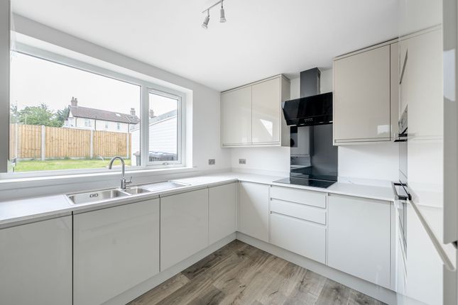 Rudbeck Close, Harrogate photo 4