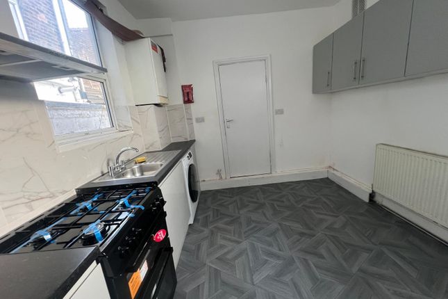 2, Francis Street, Luton photo 4