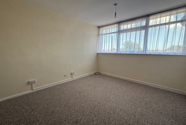 131, Highlands Road, Fareham photo 4