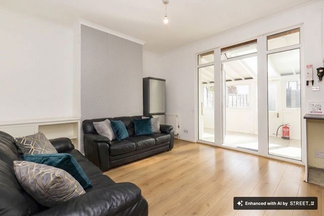 53 Hamilton Road, London photo 4
