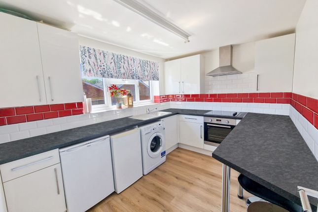 115a, Aldershot Road, Guildford photo 3