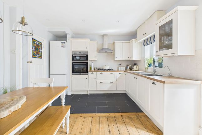 12, Templeway, Lydney photo 3