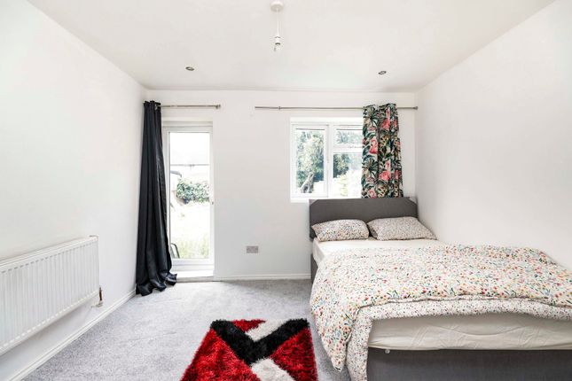 13, North Road, West Drayton photo 4