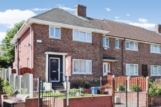 Town house to rent in Stonecliffe Road, Sheffield