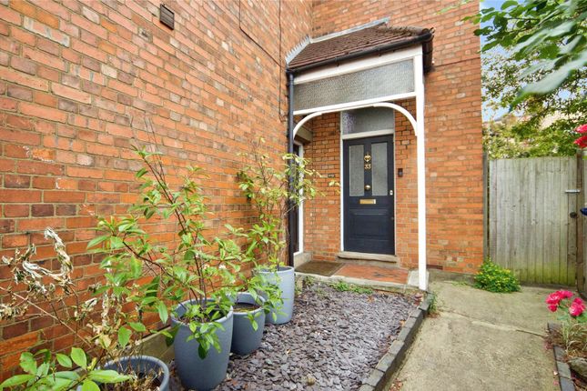 33, Totteridge Lane, London photo 2
