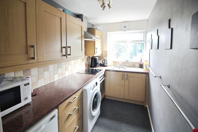 9, Ledbury Grove, Leeds photo 2