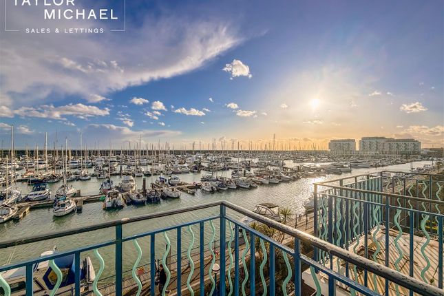 Flat 31, Merton Court, The Strand, Brighton photo 2