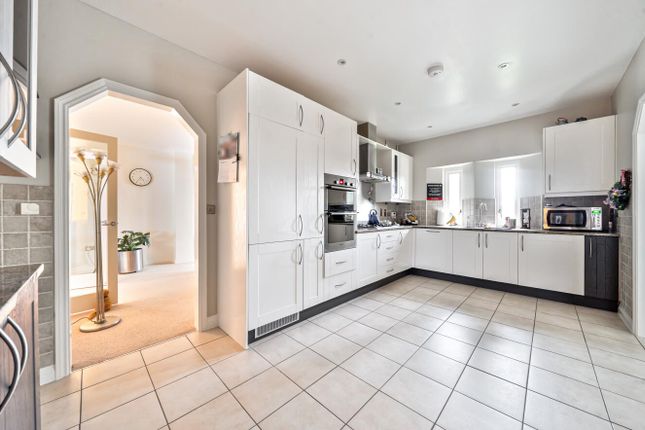 18 Douces Manor, St. Leonards Street, West Malling photo 2