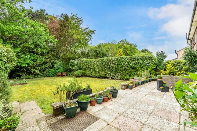24, Yarm Court Road, Leatherhead photo 2