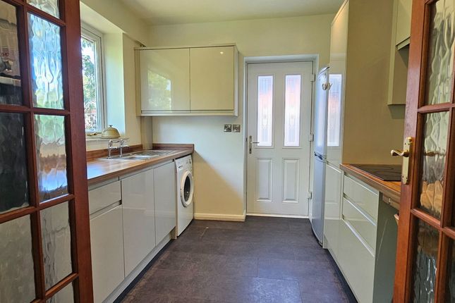36, Holly Bush Lane, Stourbridge photo 4