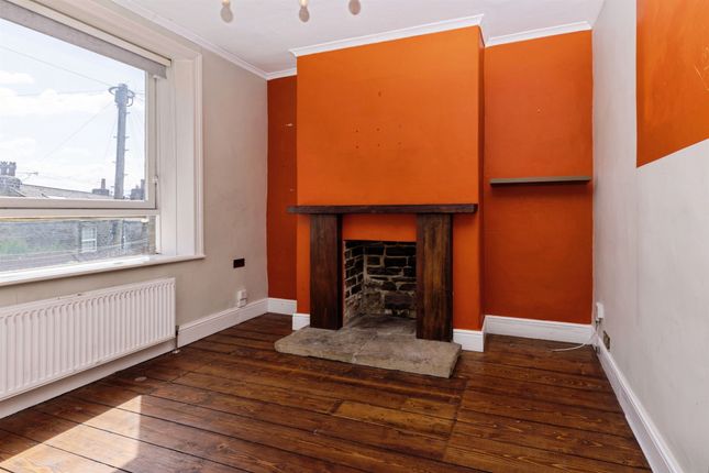 3, Apsley Terrace, Keighley photo 2