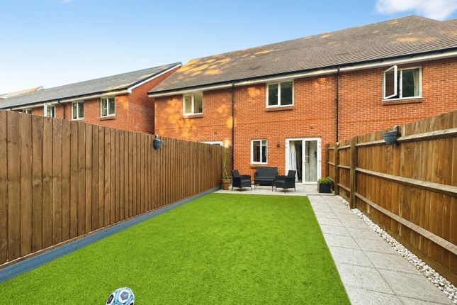 9, Withers Walk, Camberley photo 2