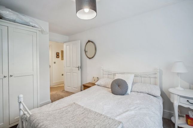 Flat for sale in Grange Road, Chalfont St. Peter