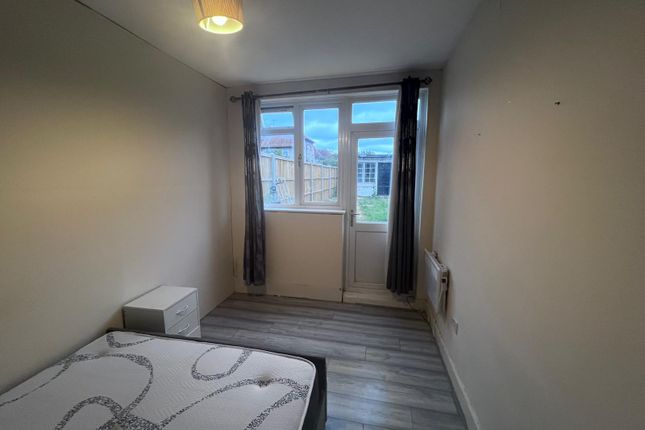 7B, Heming Road, Edgware photo 4