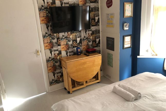 Thumbnail Flat to rent in Frith Road, London