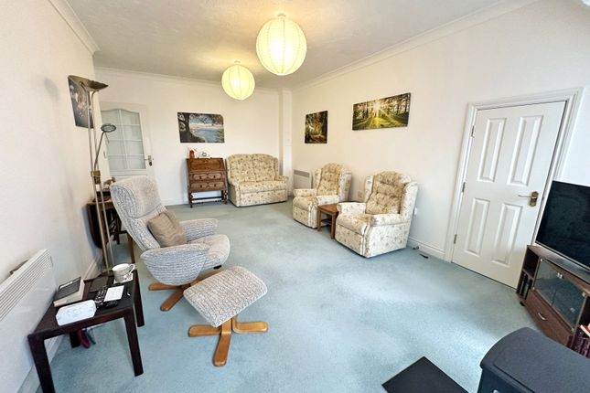 22 Latchmoor Court,, Brookley Road, Hampshire photo 3
