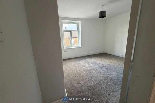 Woodhall Terrace, Bradford photo 5