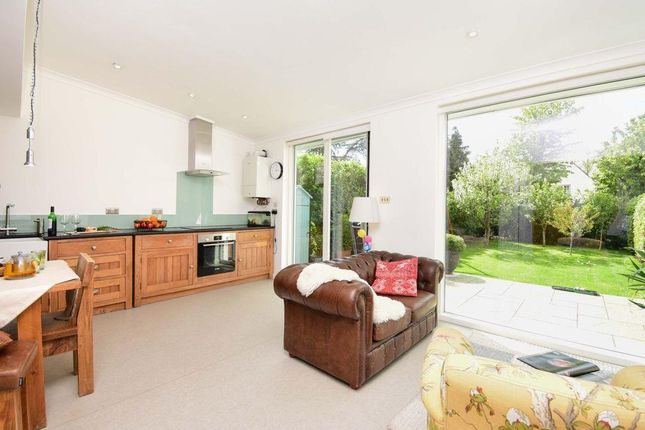 47, Congreve Road, London photo 2