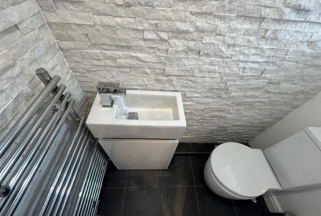 Cloakroom/ Wc