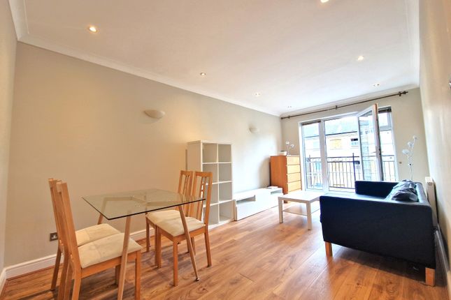 Spacious 2 Bedroom 2 Bathroom Apartment Close To Tower Hill Station