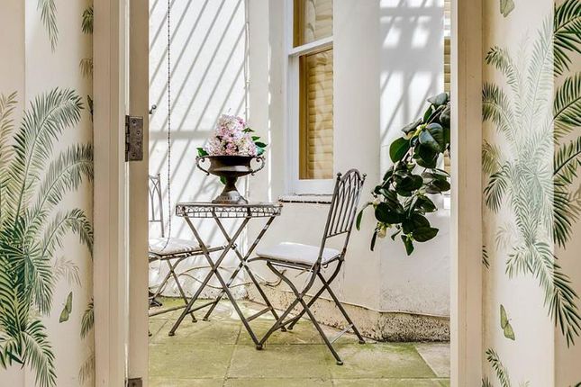 Flat B, 4, Queens Gate Place, London, Royal Borough of Kensington and Chelsea photo 2