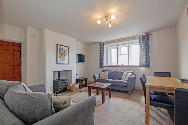 43, Middle Row, Cressbrook, Buxton, Derbyshire photo 4
