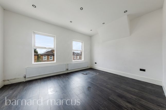 End terrace house for sale in Whitehorse Road, Croydon