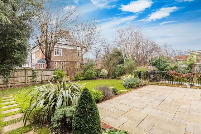 33, Lancaster Road, London photo 2