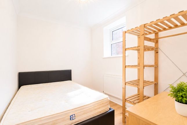 6a, Pegasus Close, Stoke Newington photo 5