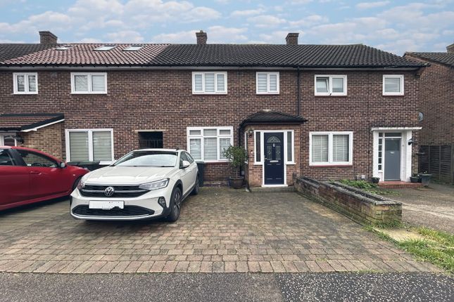 Thumbnail Terraced house for sale in Mowbrey Gardens, Loughton